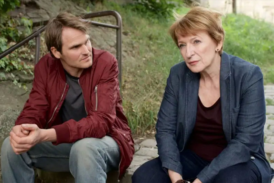 TATORT - Am Ende geht man nackt - Fabian Hinrichs, Dagmar Manzel