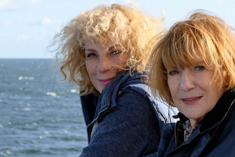 Zurück ans Meer (2019/20) - Nina Hoger; Hannelore Hoger