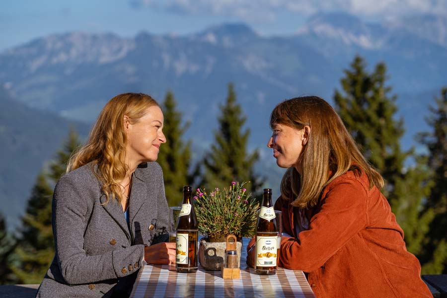 DAHEIM IN DEN BERGEN - Die Zweitgeborenen: Theresa Scholze, Catherine Bode